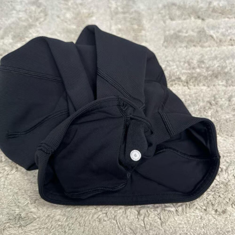 Lululemon Ribbed Contoured High Rise Short 8" - Picture 8 of 8